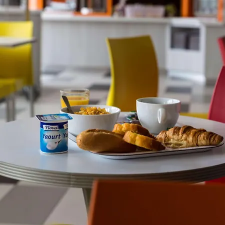 Premiere Classe - Aéroport Charles De Gaulle 2*